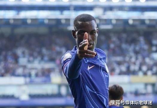 迷之自信！切尔西为雅克松标出天价，蓝军锋线人满为患今夏大清洗