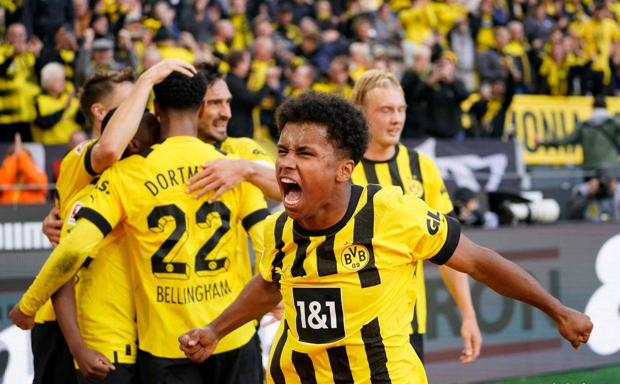 皇马6000万欧追德甲射手，巴萨盯英超铁闸锁定拉师傅续约指日可待